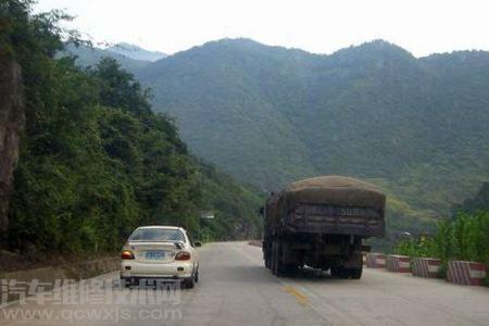 山区道路如何安全行车 山区驾驶注意事项介绍